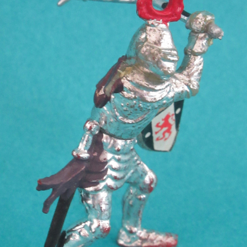 3. Chevalier avec fléau d'armes et bouclier.